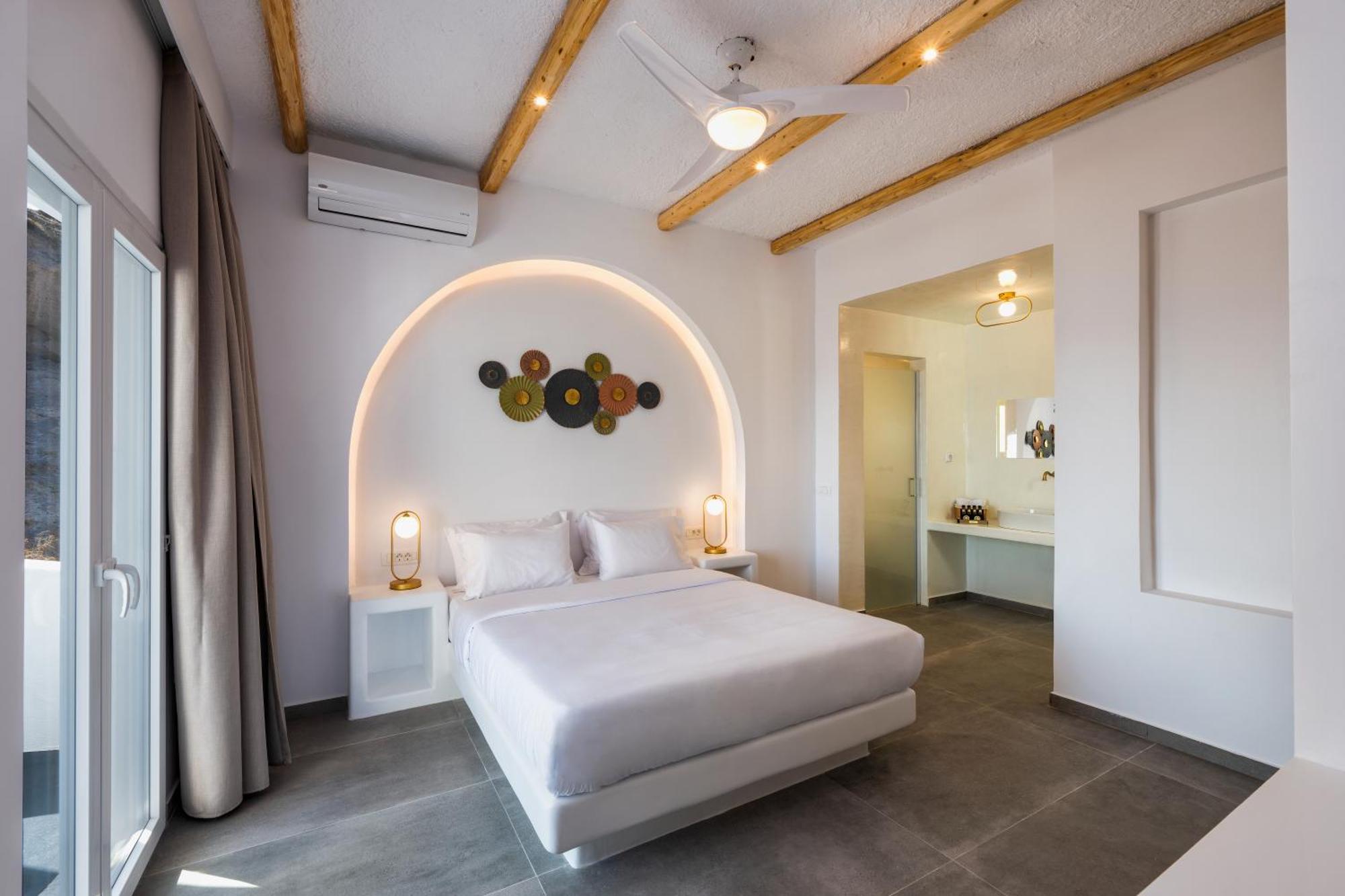 Peaceful Seafront Retreat In Santorini -Sonus Mare Beach Houses Vourvoulos Exterior photo