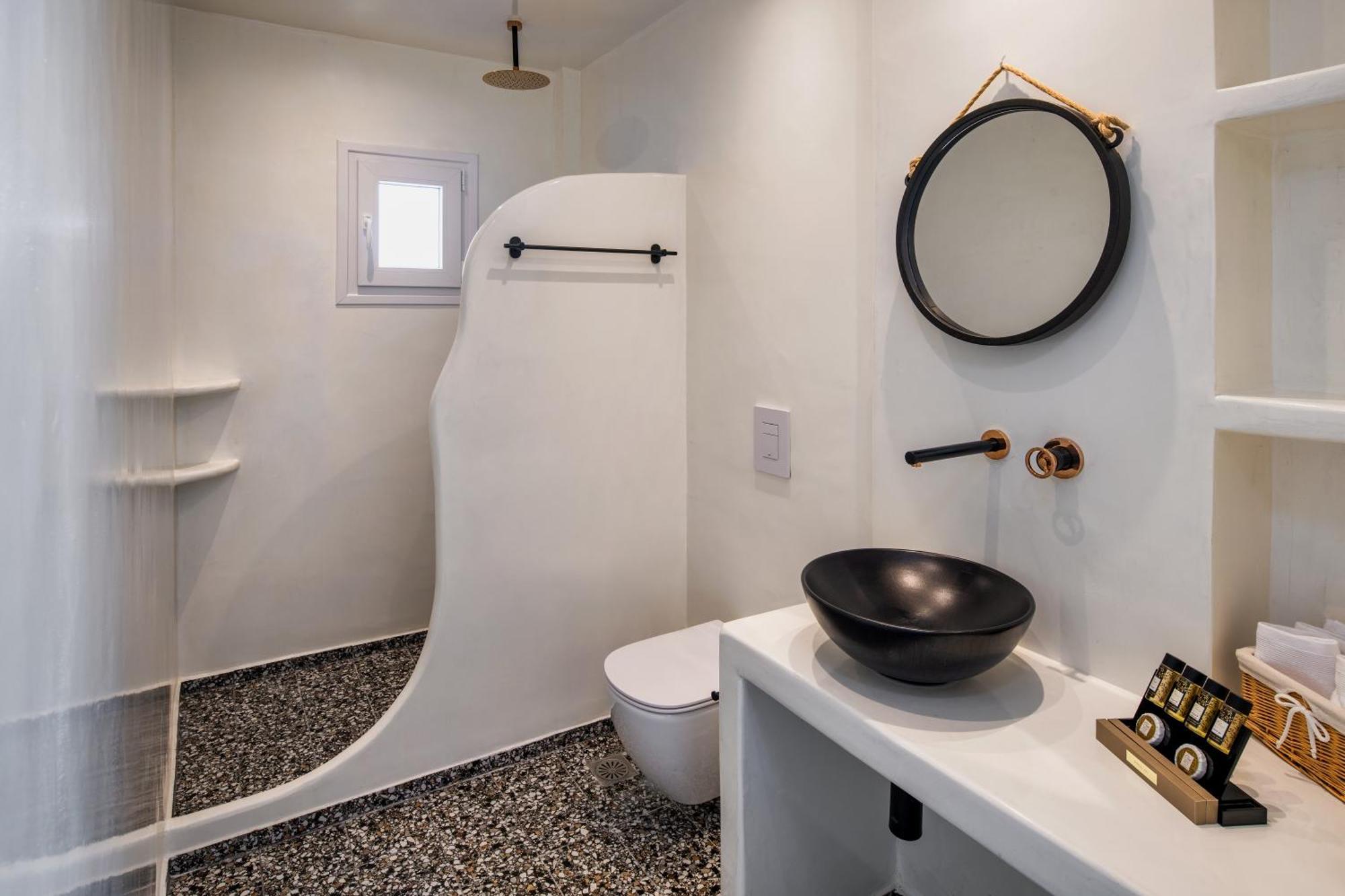 Peaceful Seafront Retreat In Santorini -Sonus Mare Beach Houses Vourvoulos Exterior photo