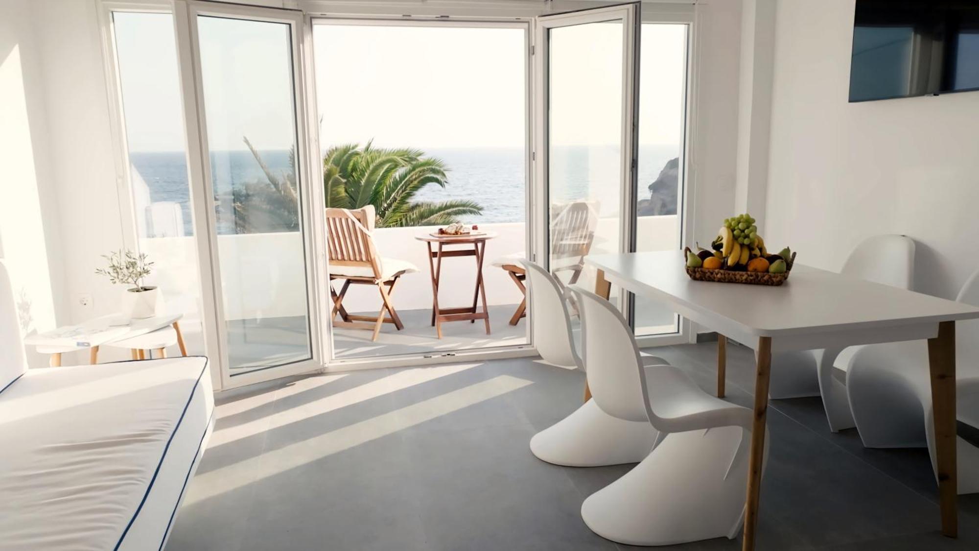 Peaceful Seafront Retreat In Santorini -Sonus Mare Beach Houses Vourvoulos Exterior photo